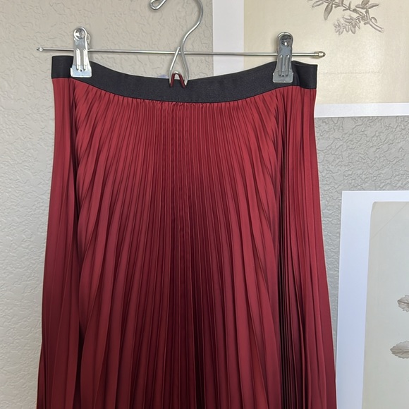 Zara asymmetrical skirt - Picture 2 of 2